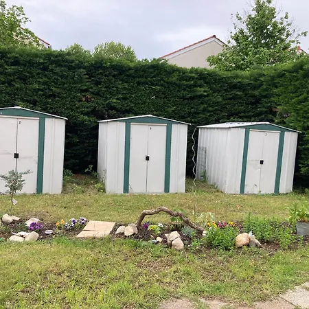 Apartment Evasion Campagnarde Avec Jardin Et Parking, Proche De Eurexpo Et Groupamastadium *