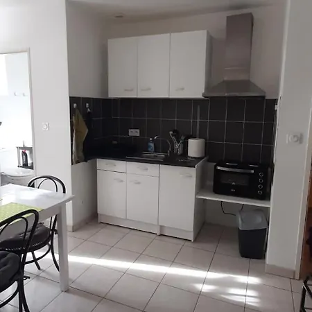 évasion Campagnarde Avec Jardin Et Parking, Proche De Eurexpo Et Groupamastadium Apartamento *