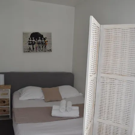 évasion Campagnarde Avec Jardin Et Parking, Proche De Eurexpo Et Groupamastadium Apartamento *